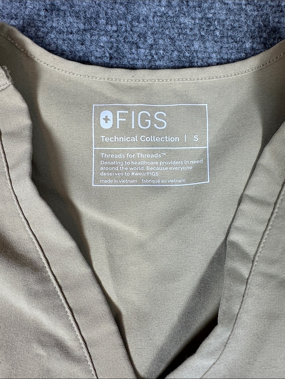 FIGS Casma Three-Pocket Scrub Top Tan/Khaki Women’s Size Small - Picture 8 of 12